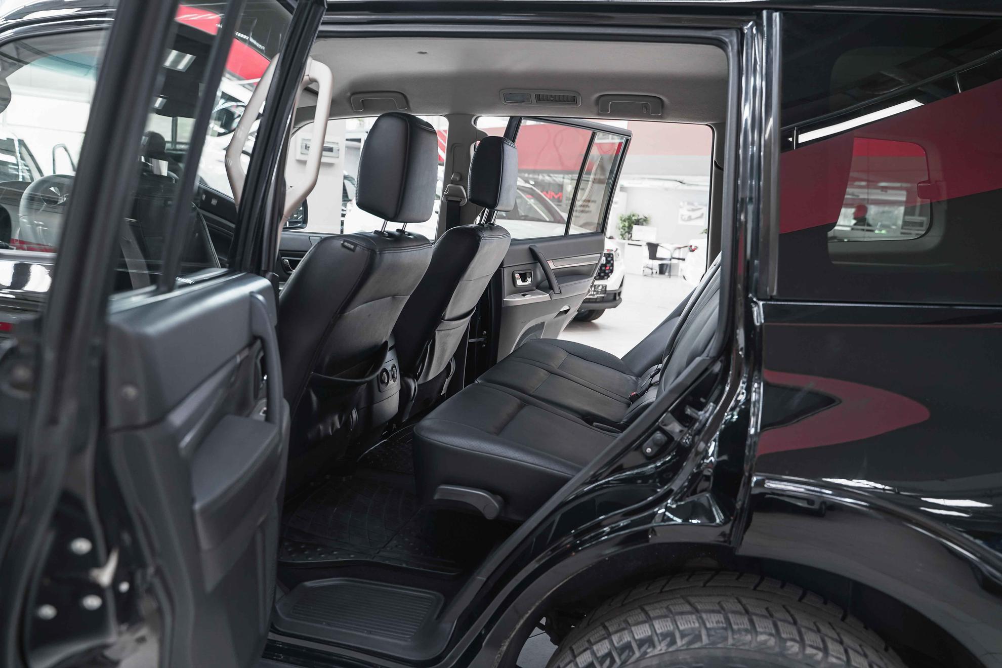 Mitsubishi Pajero 2013, черный, ДЦ Орехово