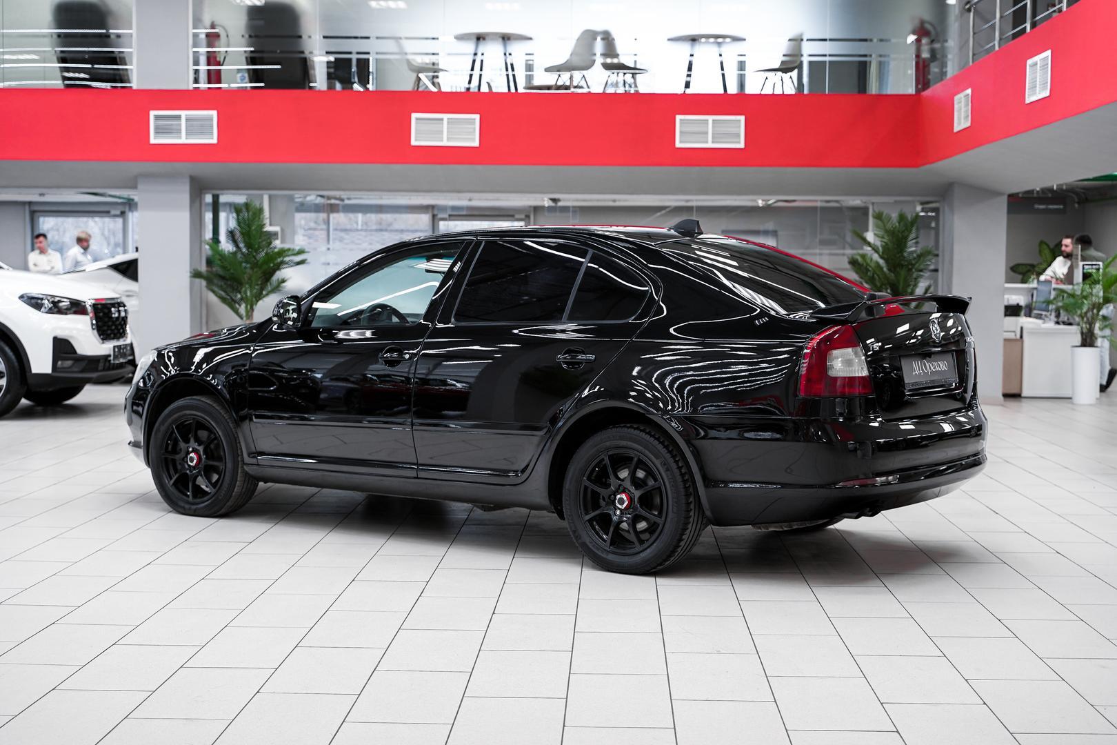 Skoda Octavia 2012, черный, ДЦ Орехово