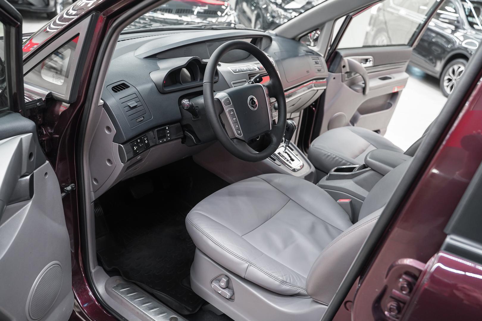 SsangYong Stavic 2014, пурпурный, ДЦ Орехово