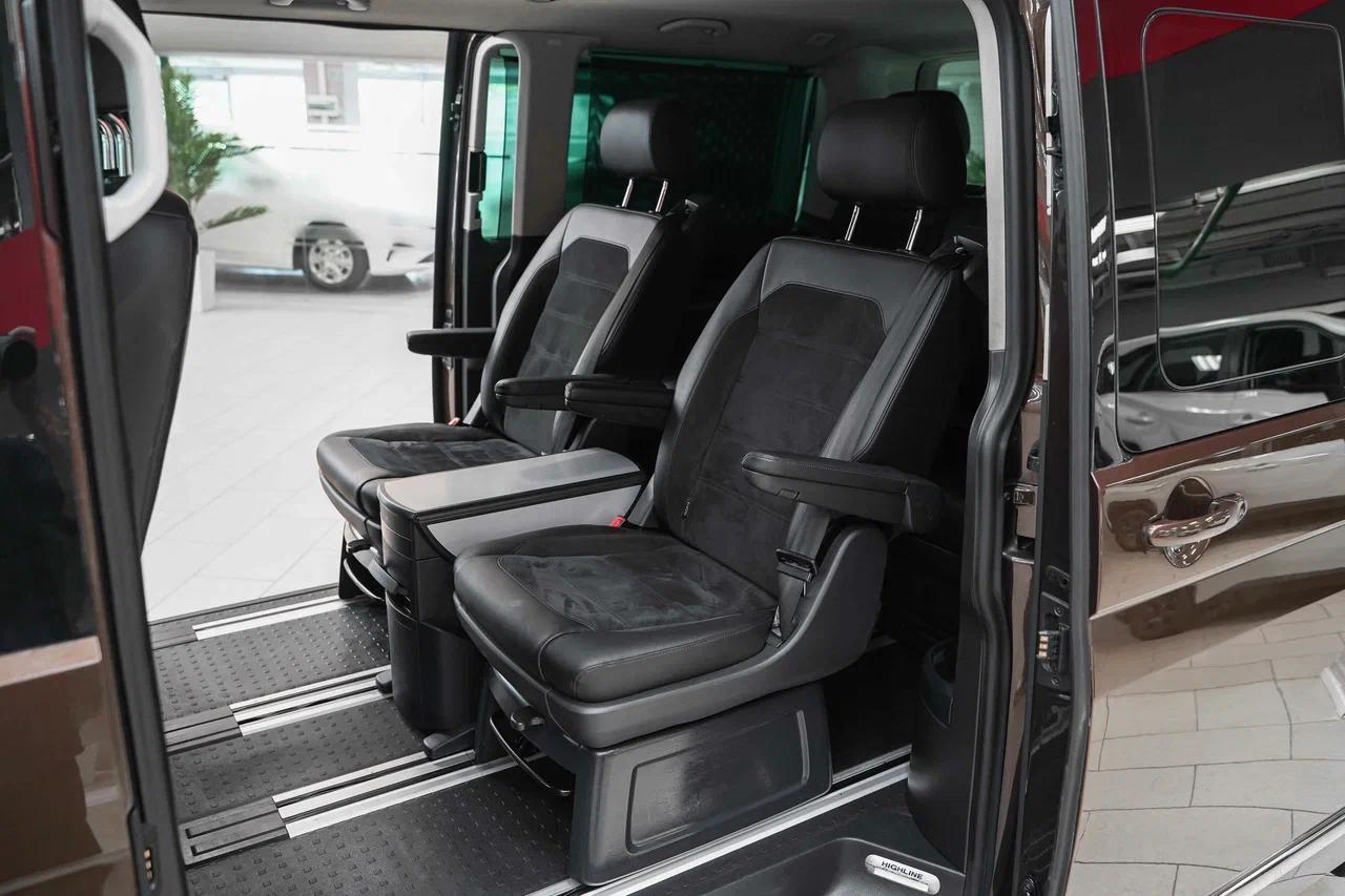 Volkswagen Multivan 2017, коричневый, ДЦ Орехово