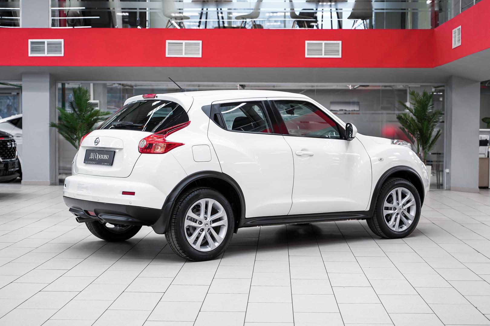 Nissan Juke 2013, белый, ДЦ Орехово