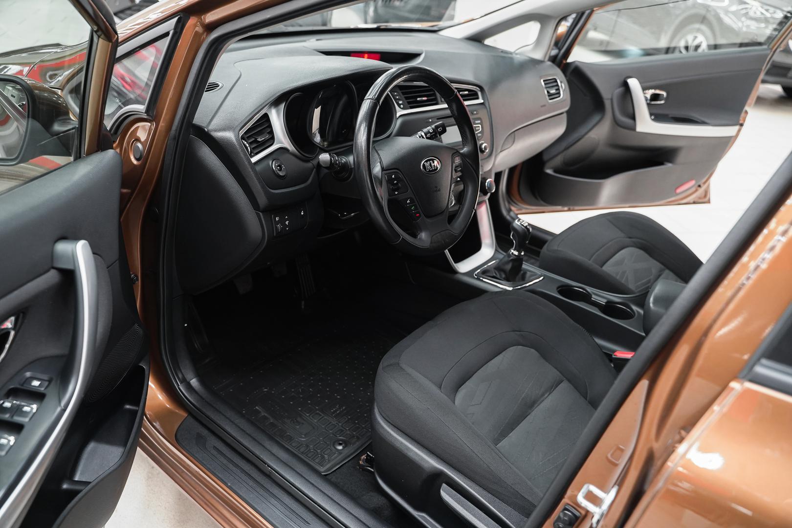 Kia Ceed 2016, коричневый, ДЦ Орехово