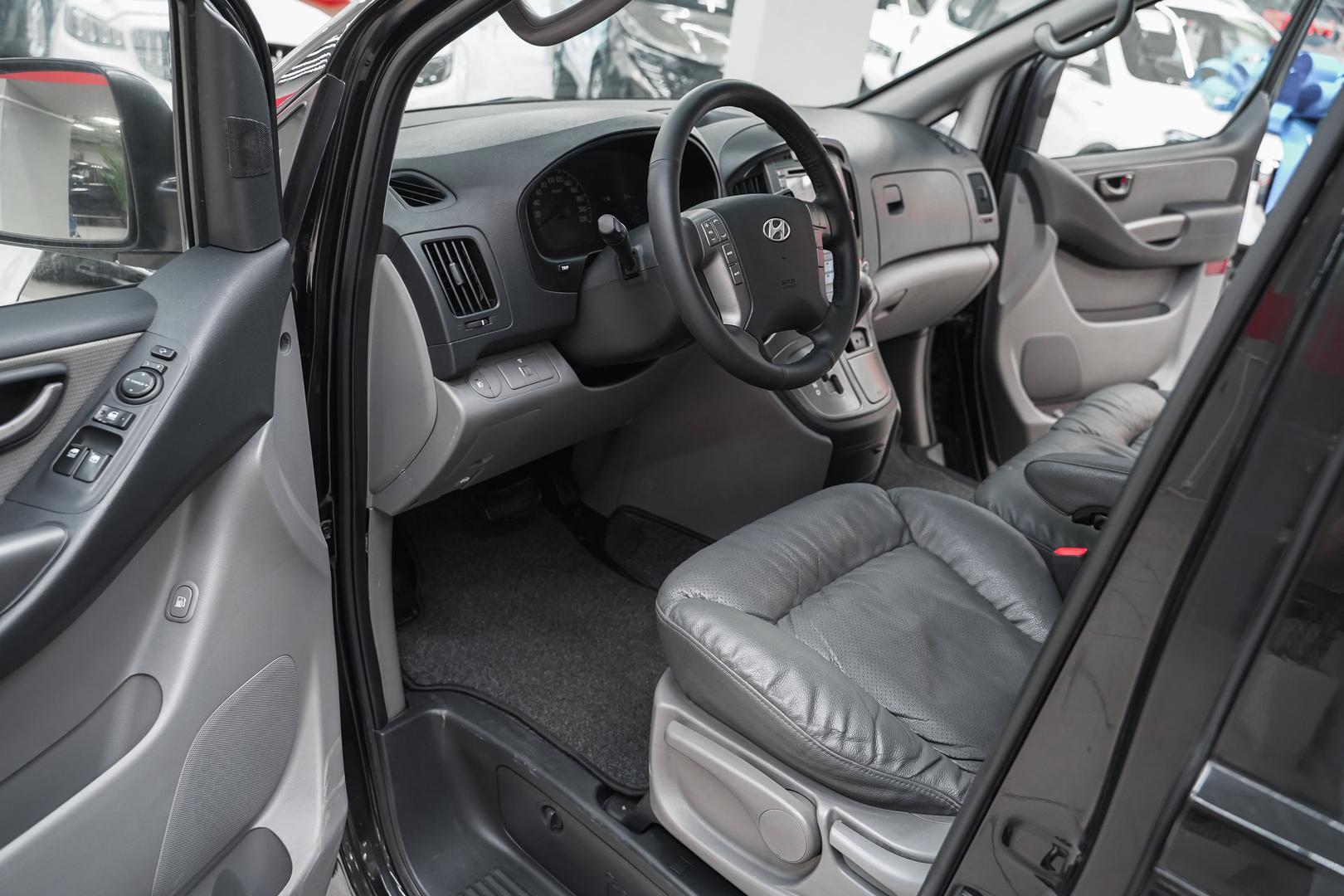 Hyundai Grand Starex 2009, черный, ДЦ Орехово