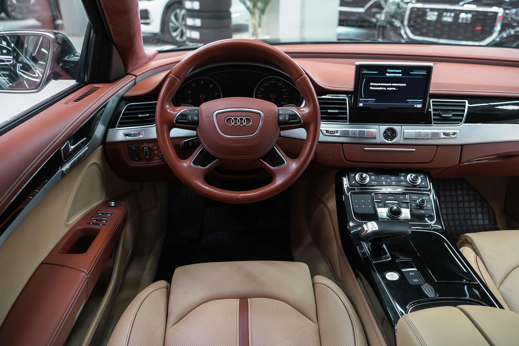 Audi A8 2012, черный, ДЦ Орехово