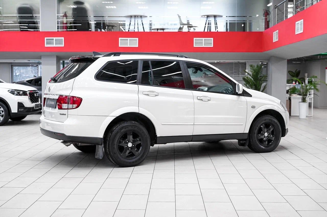 SsangYong Kyron 2011, белый, ДЦ Орехово