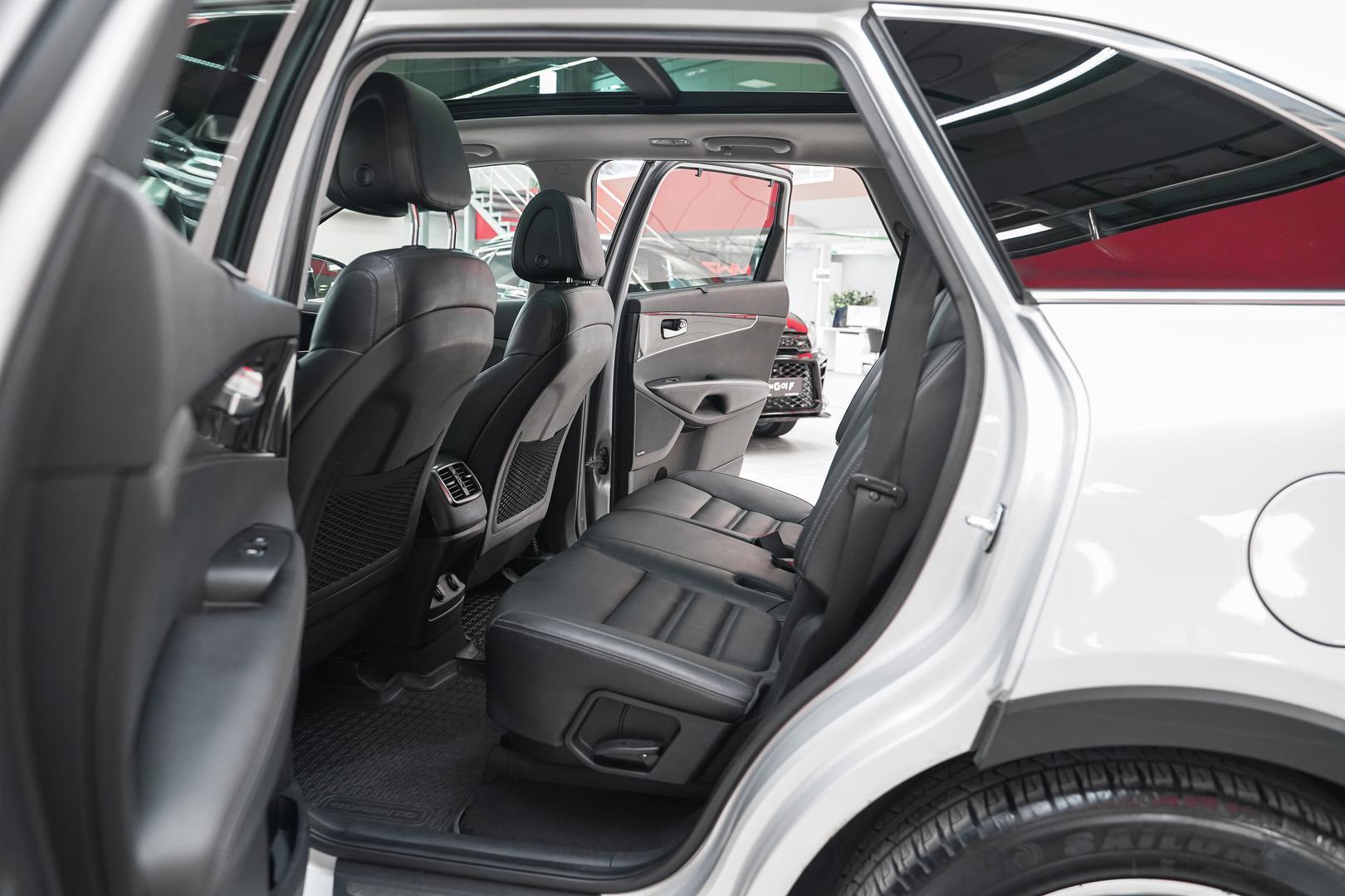 Kia Sorento 2016, серебряный, ДЦ Орехово