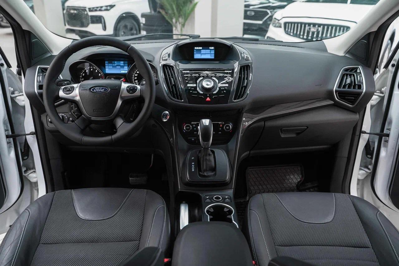 Ford Kuga 2015, белый, ДЦ Орехово