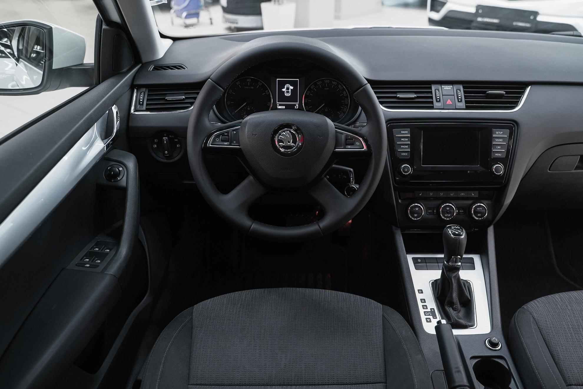 Skoda Octavia 2014, белый, ДЦ Орехово