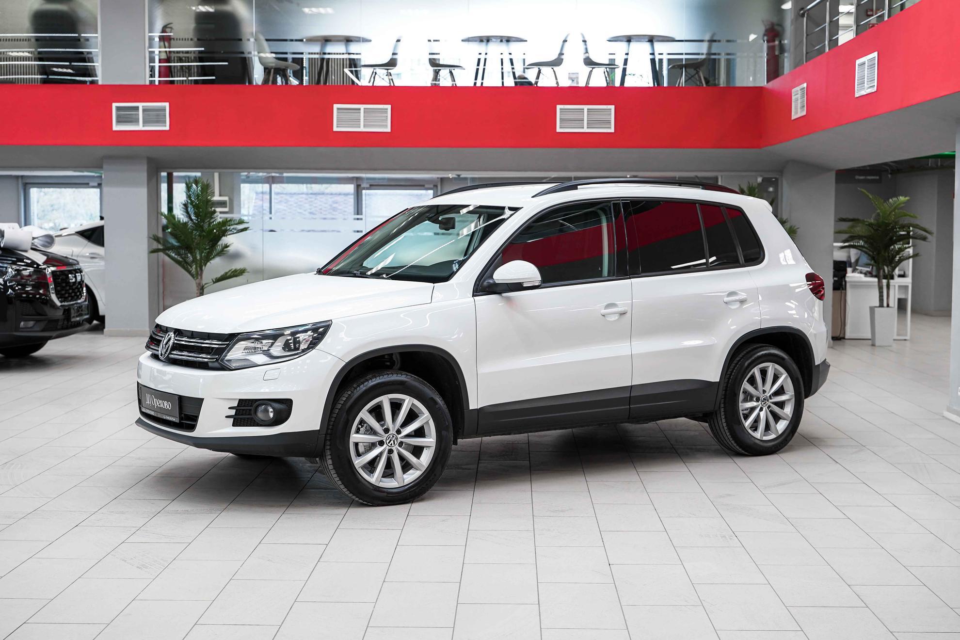 Volkswagen Tiguan 2016, белый, ДЦ Орехово
