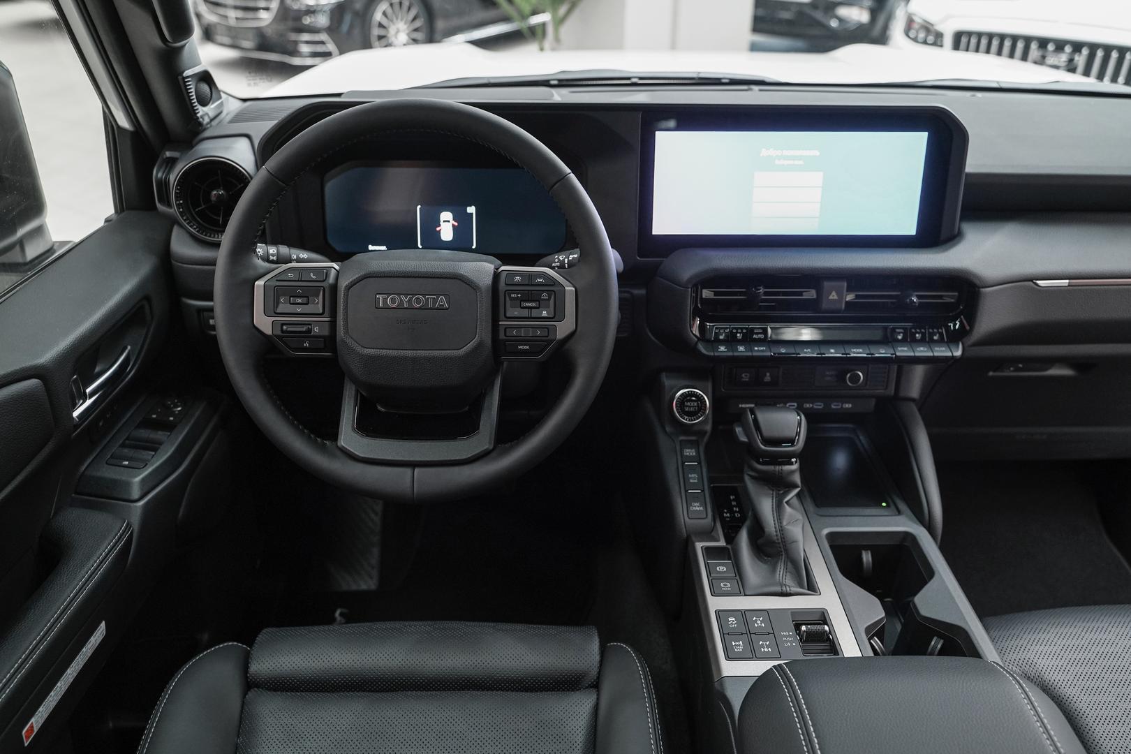 Toyota Land Cruiser Prado 2025, белый, ДЦ Орехово