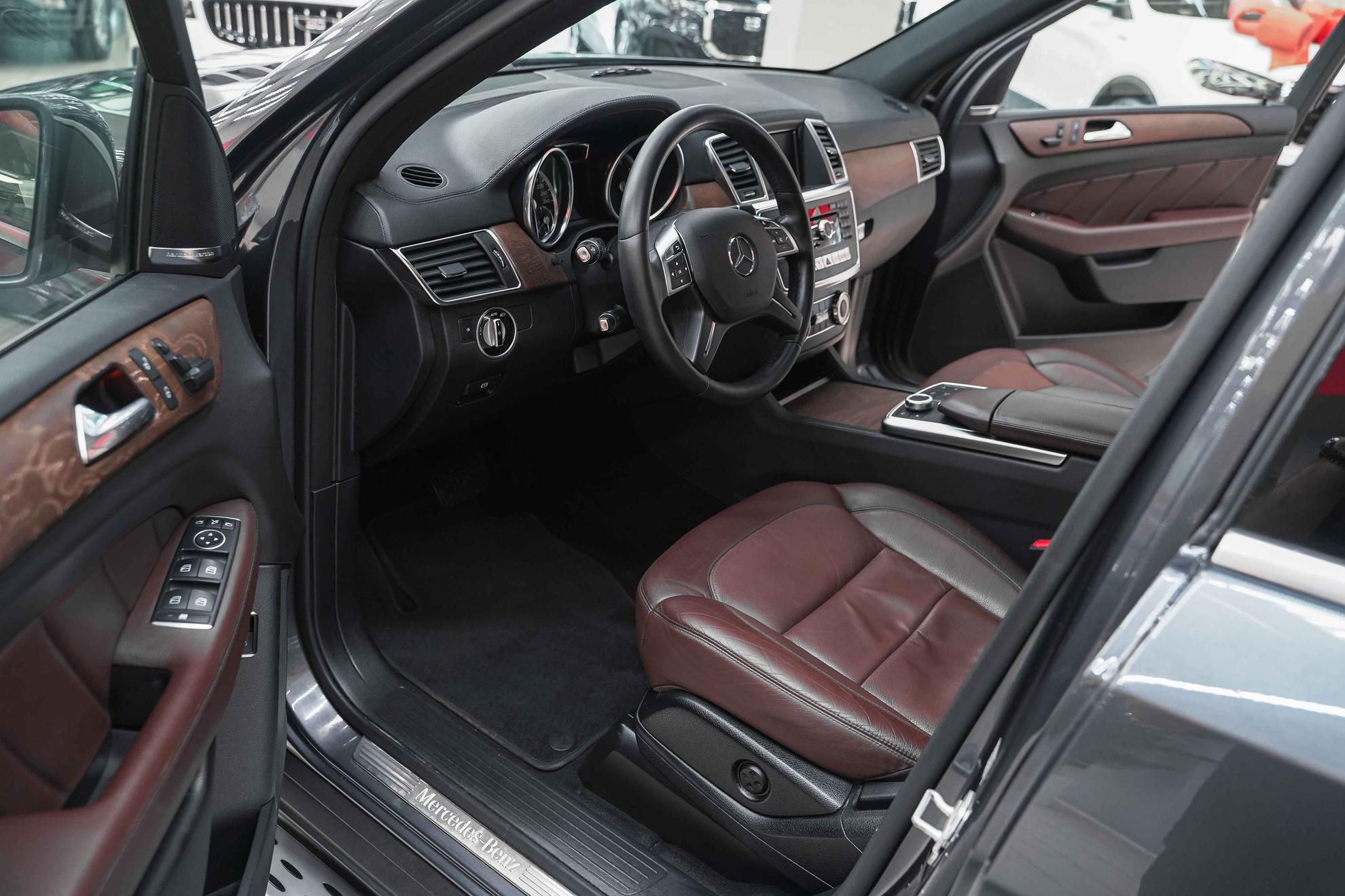 Mercedes-Benz GL-Класс 2015, серый, ДЦ Орехово