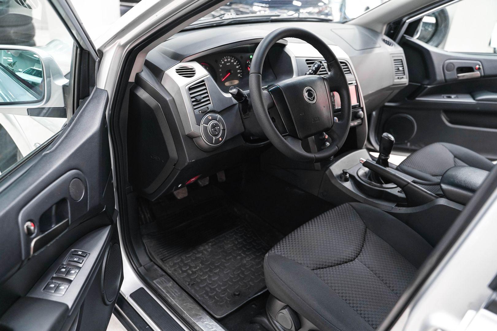 SsangYong Kyron 2013, серебряный, ДЦ Орехово