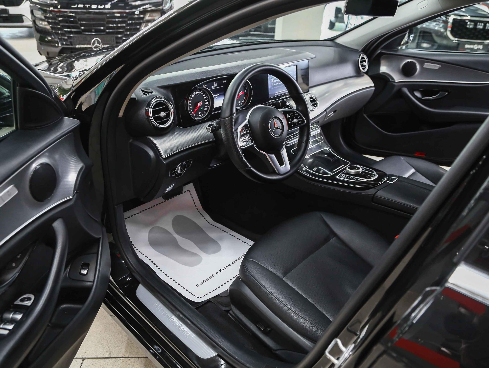 Mercedes-Benz E-Класс 2019, черный, ДЦ Орехово