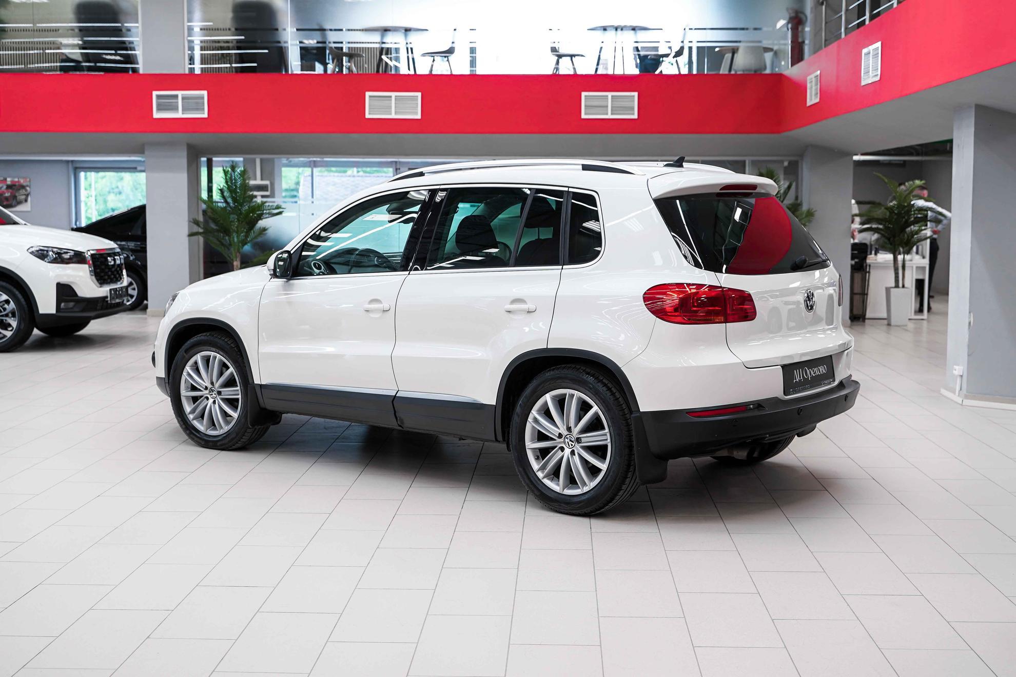 Volkswagen Tiguan 2013, белый, ДЦ Орехово