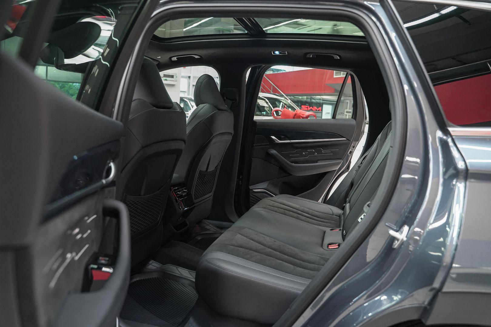 Geely Monjaro 2024, серый, ДЦ Орехово