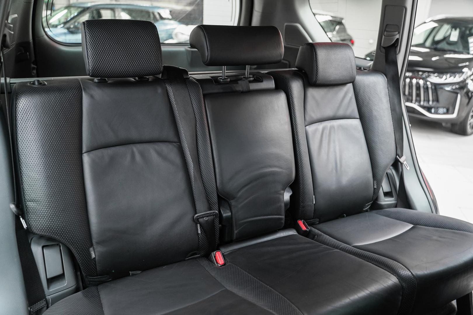 Toyota Land Cruiser Prado 2011, серый, ДЦ Орехово