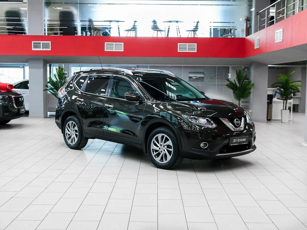 Nissan X-Trail 2015, зеленый, ДЦ Орехово