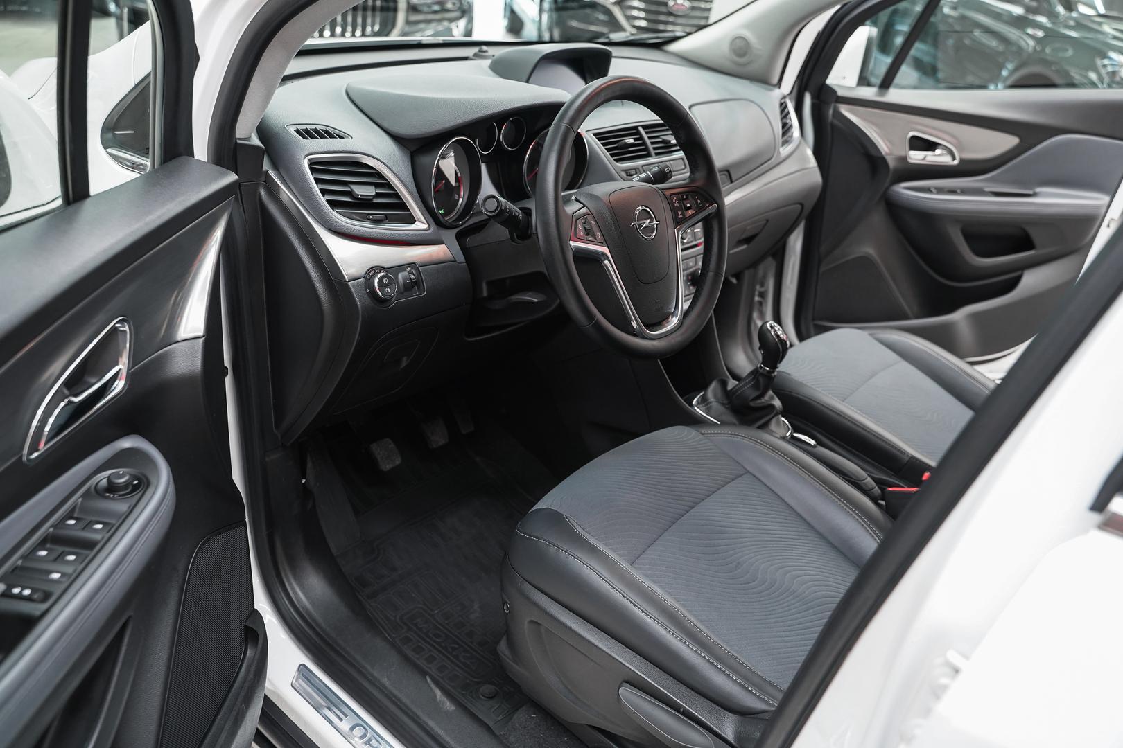 Opel Mokka 2013, белый, ДЦ Орехово