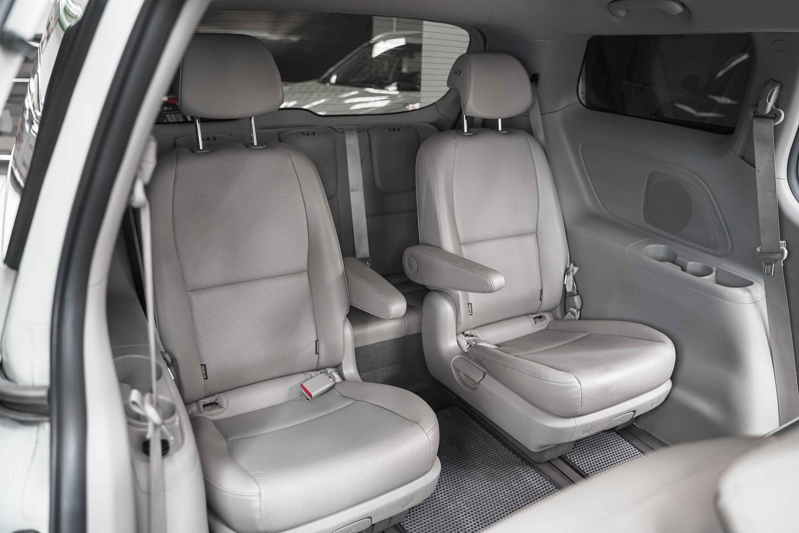Kia Carnival 2019, белый, ДЦ Орехово