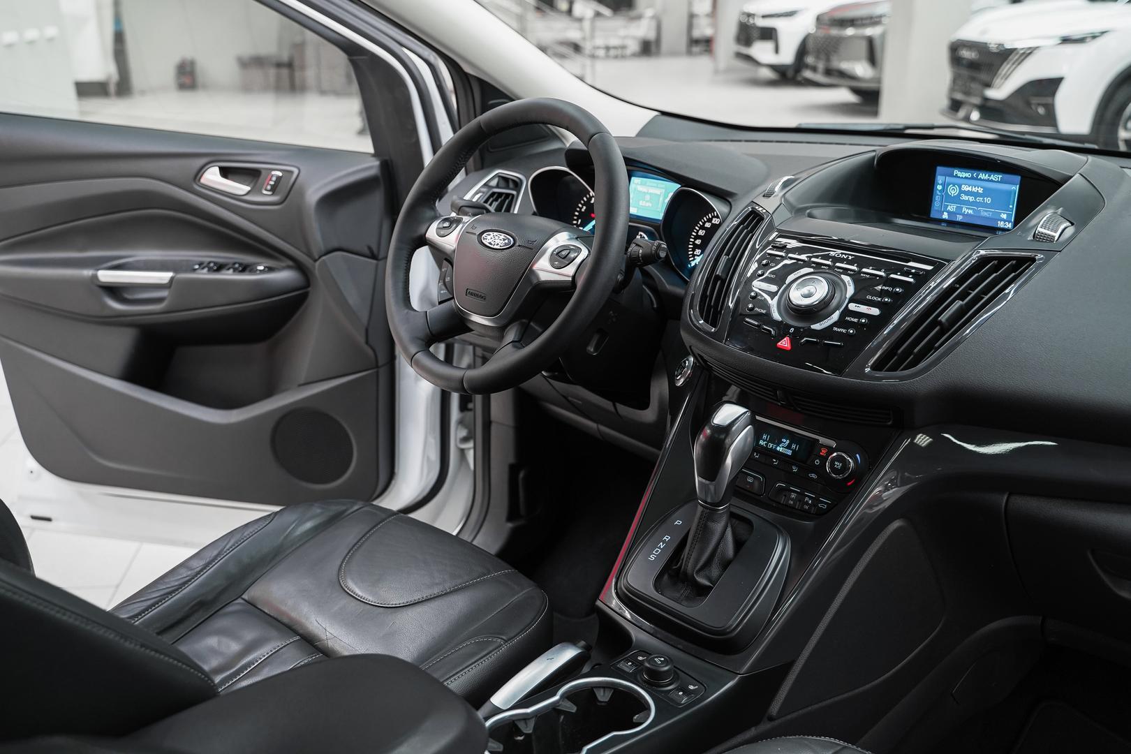 Ford Kuga 2014, белый, ДЦ Орехово