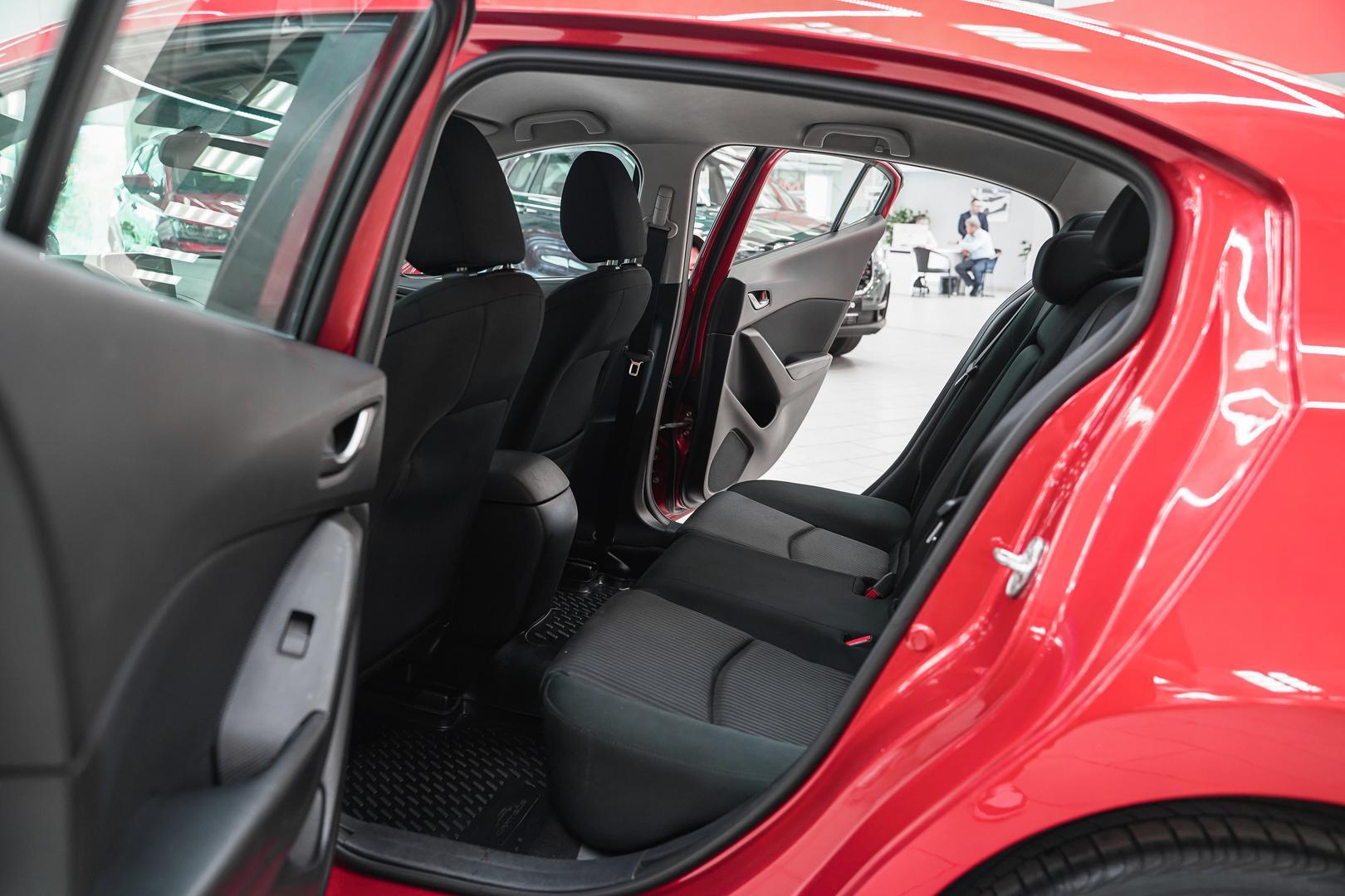 Mazda 3 2014, красный, ДЦ Орехово