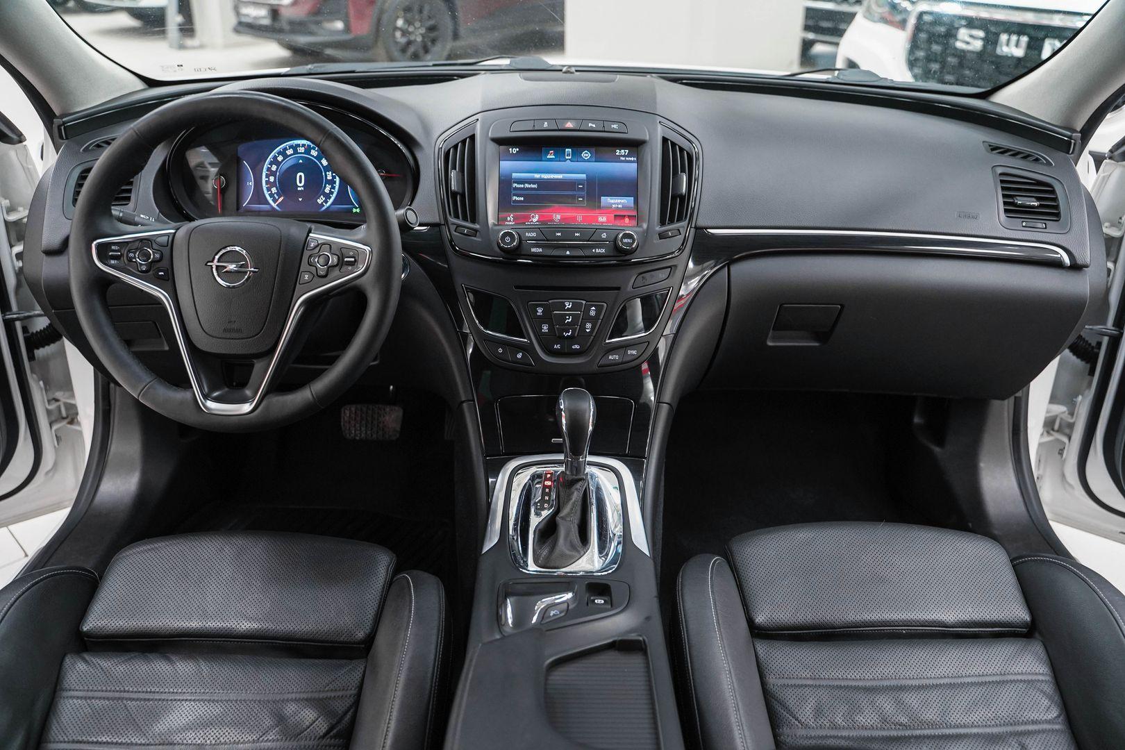 Opel Insignia 2014, белый, ДЦ Орехово