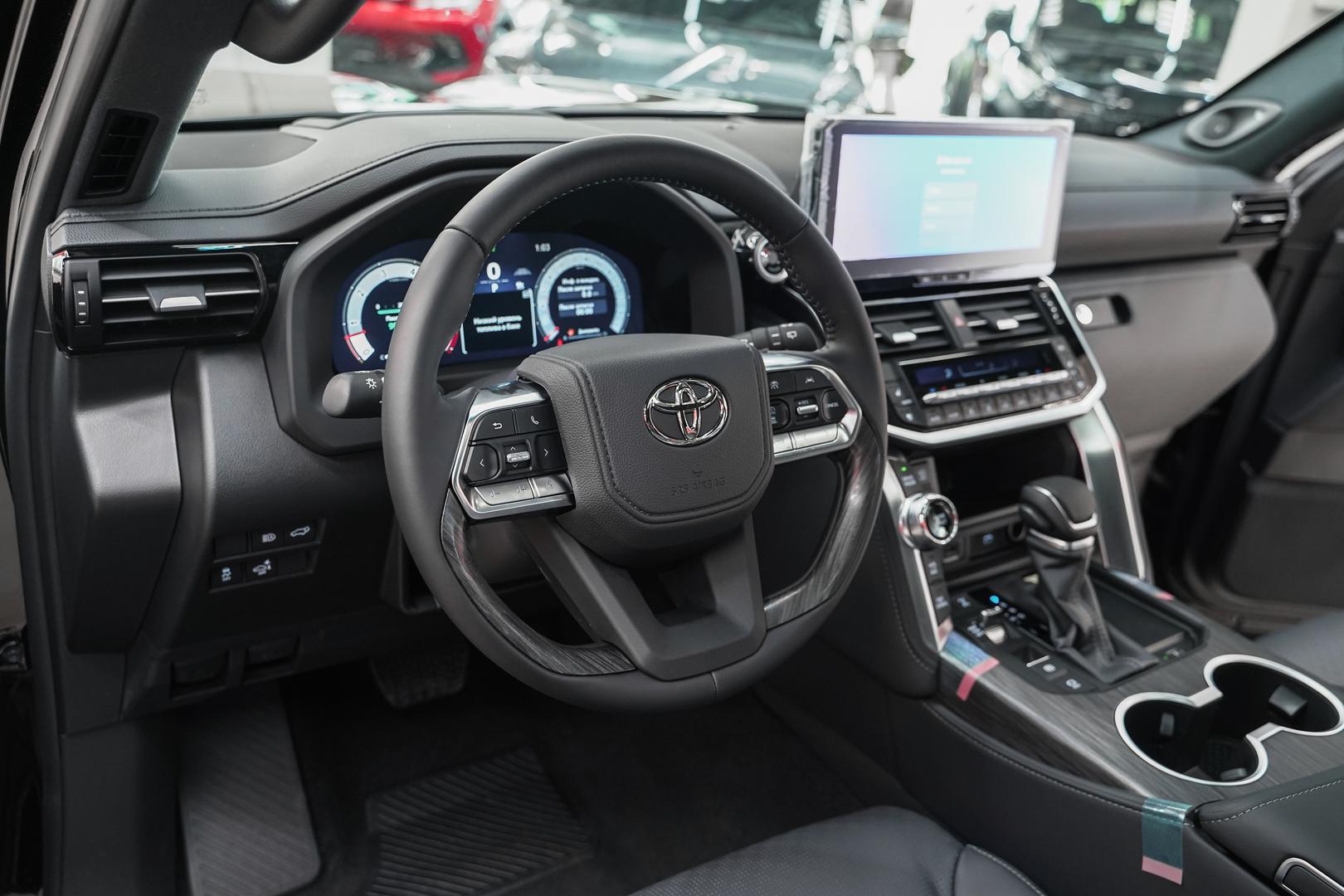 Toyota Land Cruiser 2025, черный, ДЦ Орехово