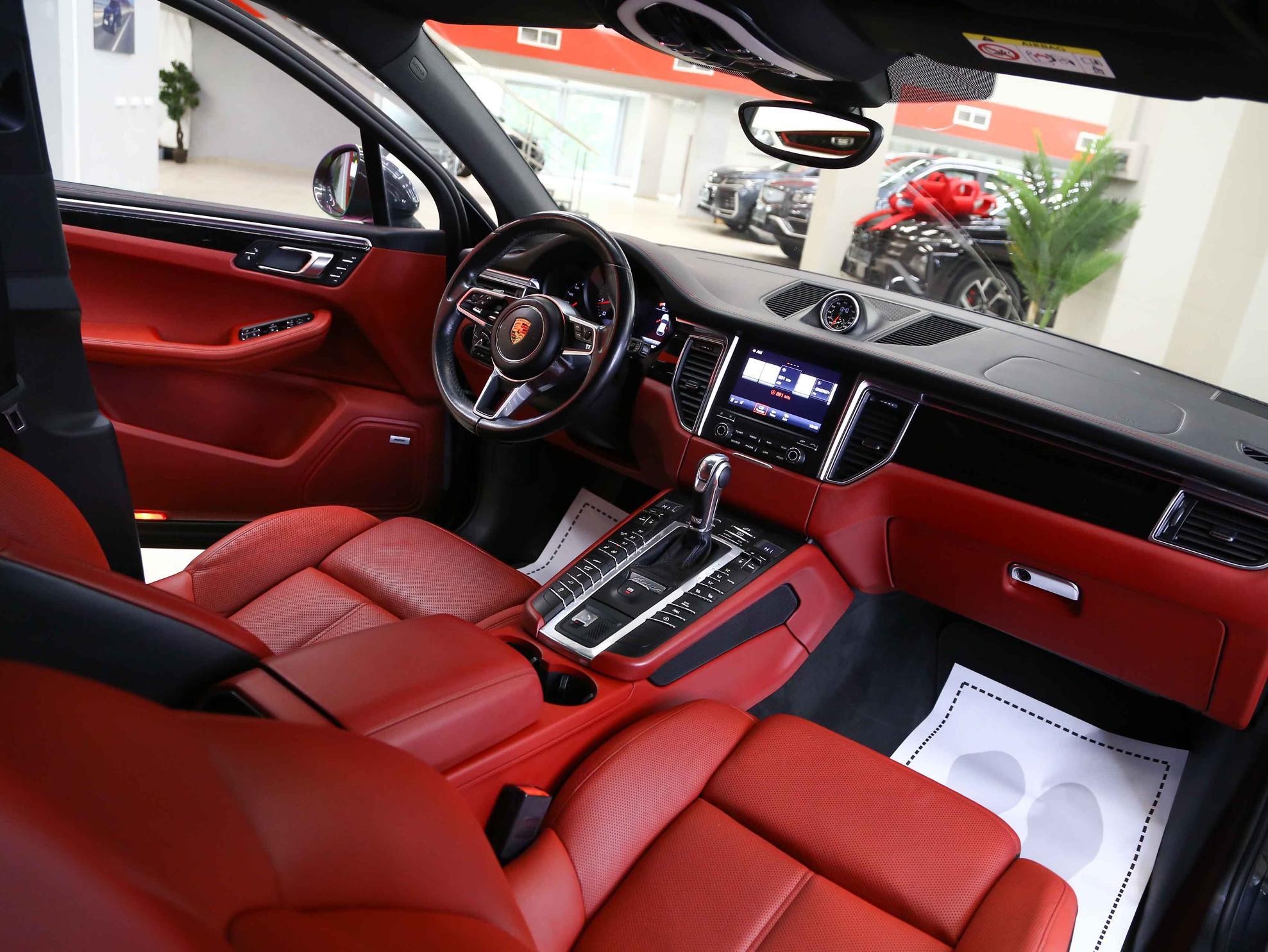 Porsche Macan 2017, серый, ДЦ Орехово