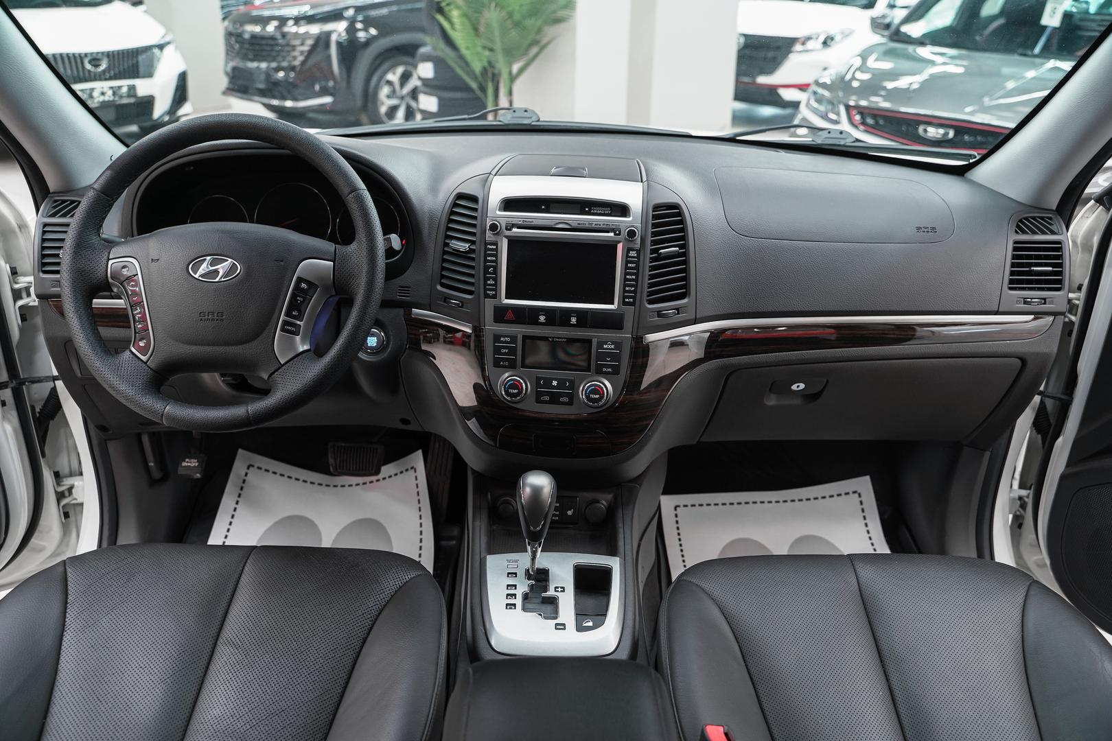 Hyundai Santa Fe 2011, белый, ДЦ Орехово