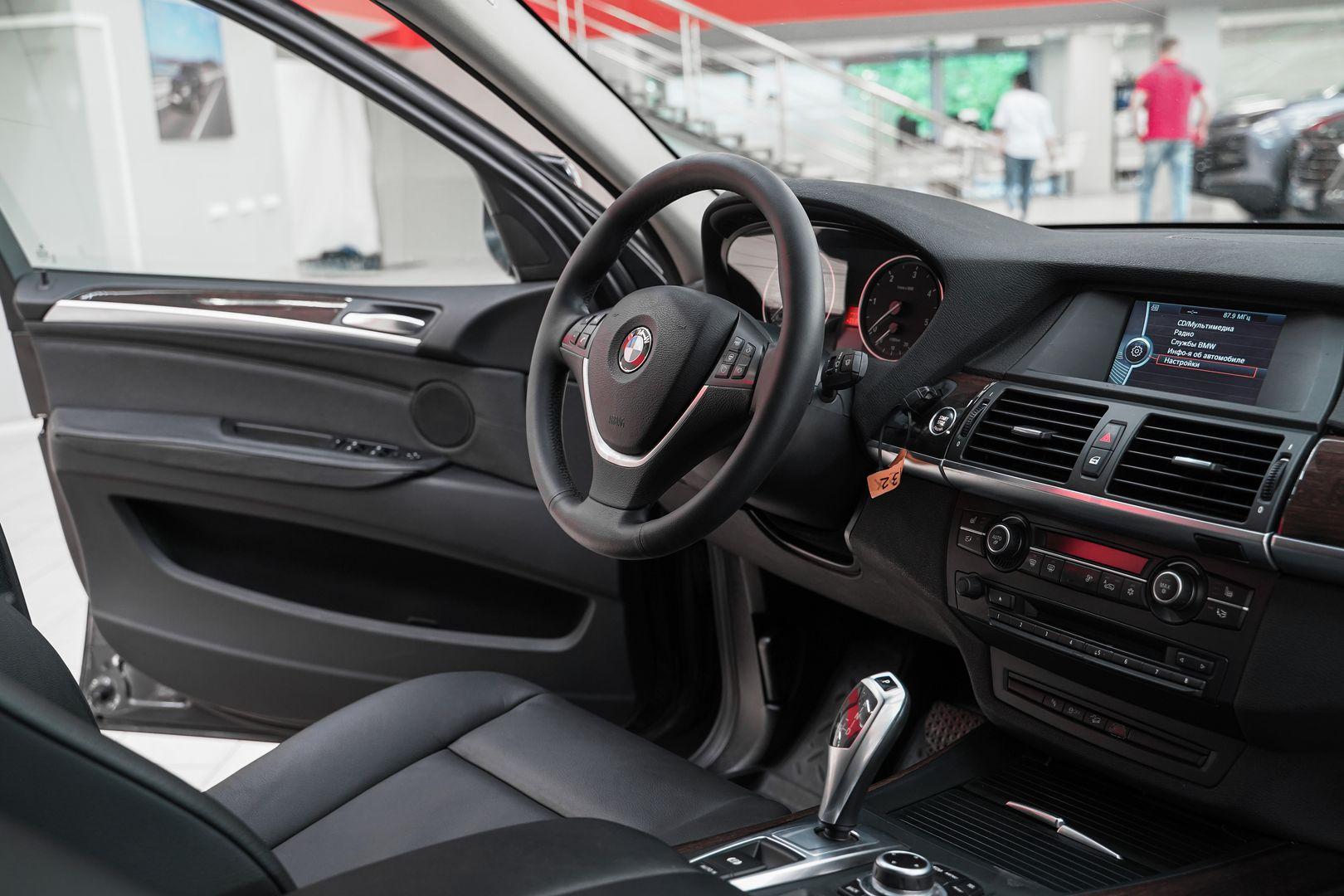 BMW X5 2012, черный, ДЦ Орехово