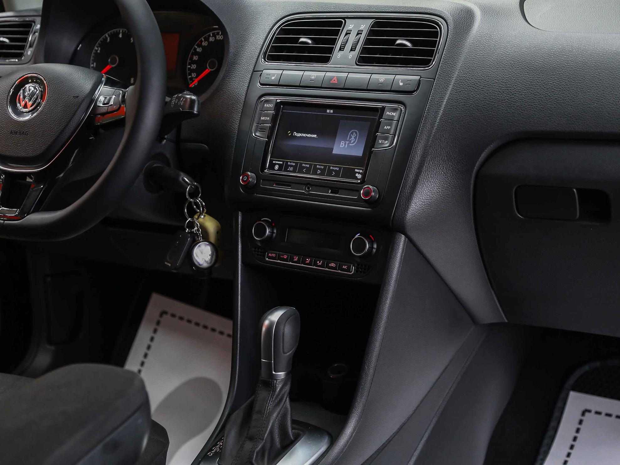Volkswagen Polo 2016, синий, ДЦ Орехово