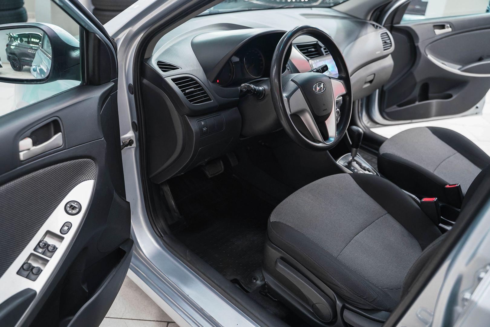 Hyundai Solaris 2011, серый, ДЦ Орехово