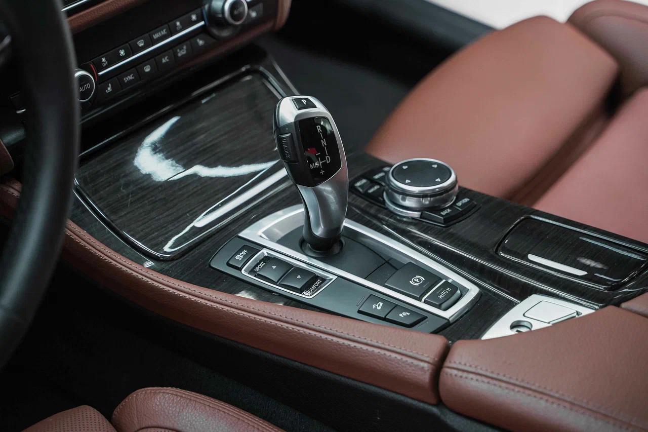 BMW 5 серии 2016, белый, ДЦ Орехово