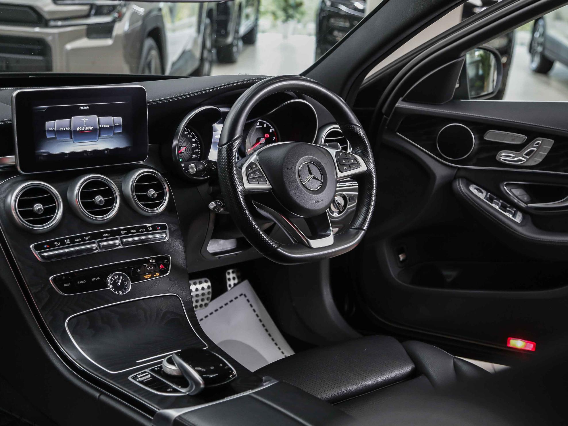 Mercedes-Benz C-Класс 2015, черный, ДЦ Орехово