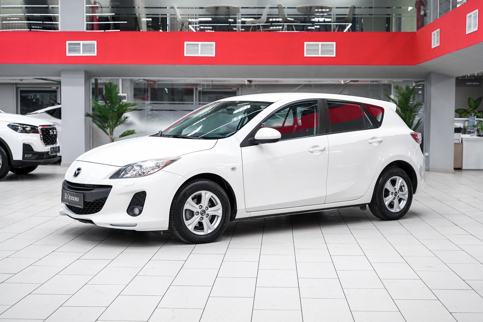 Mazda 3 2013, белый, ДЦ Орехово