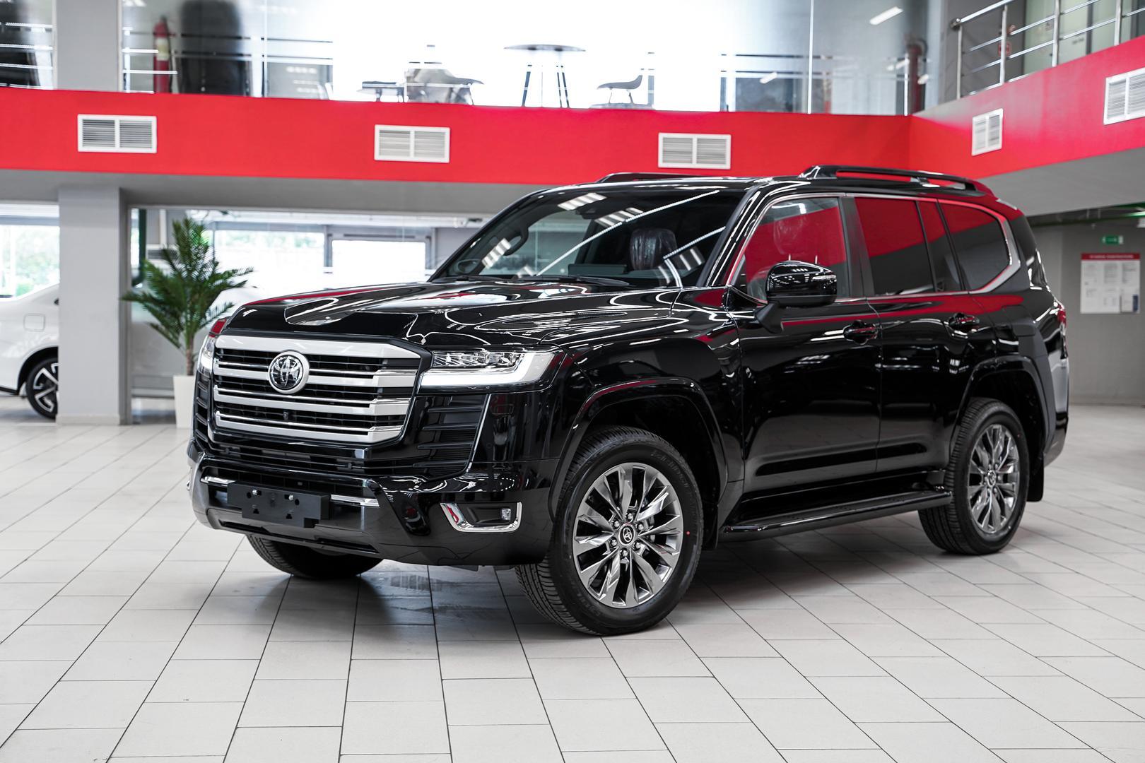 Toyota Land Cruiser 2024, черный, ДЦ Орехово