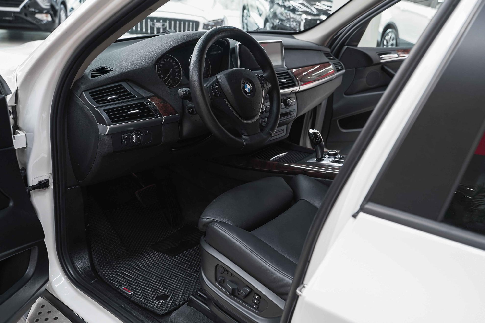 BMW X5 2011, белый, ДЦ Орехово