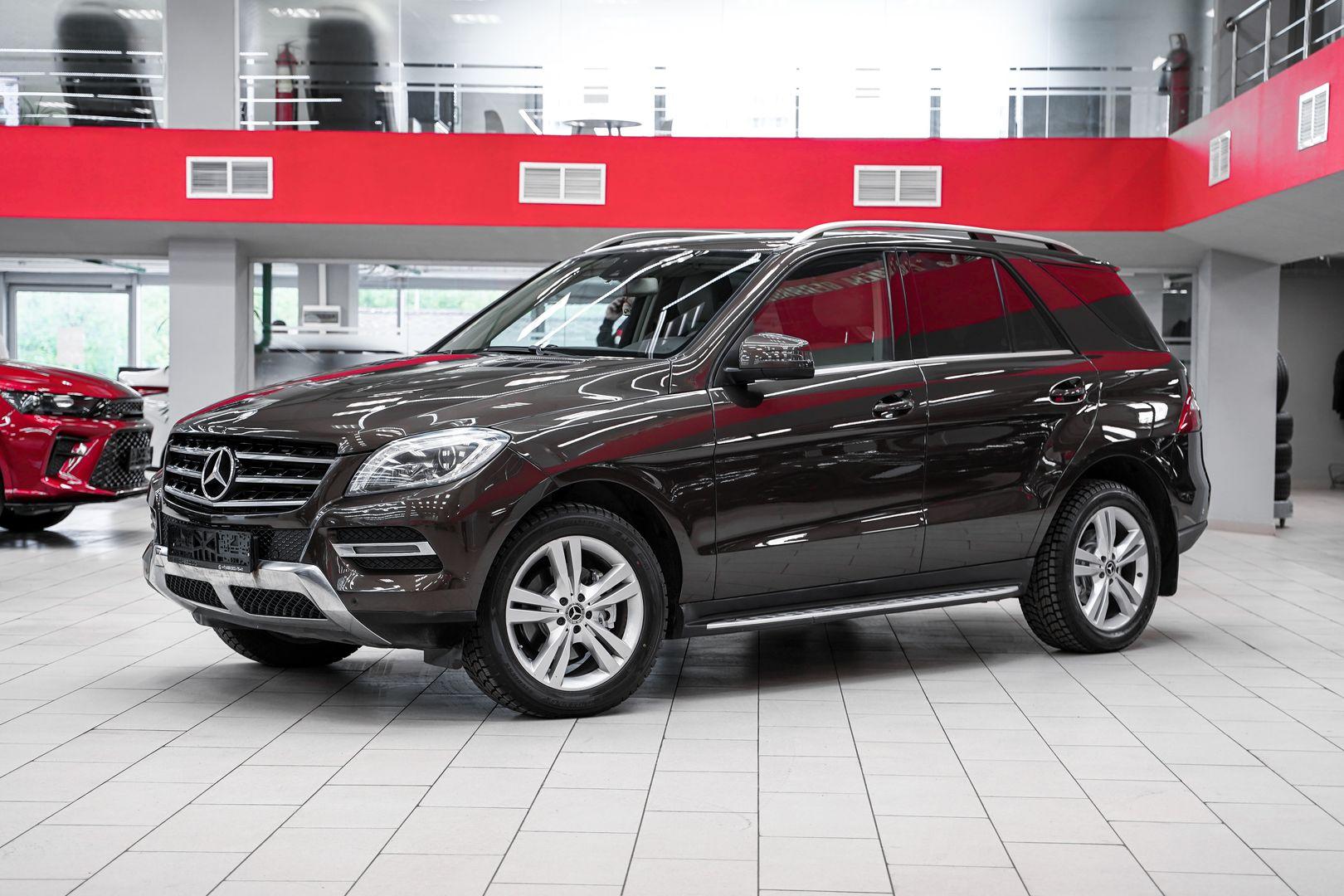 Mercedes-Benz M-Класс 2013, коричневый, ДЦ Орехово