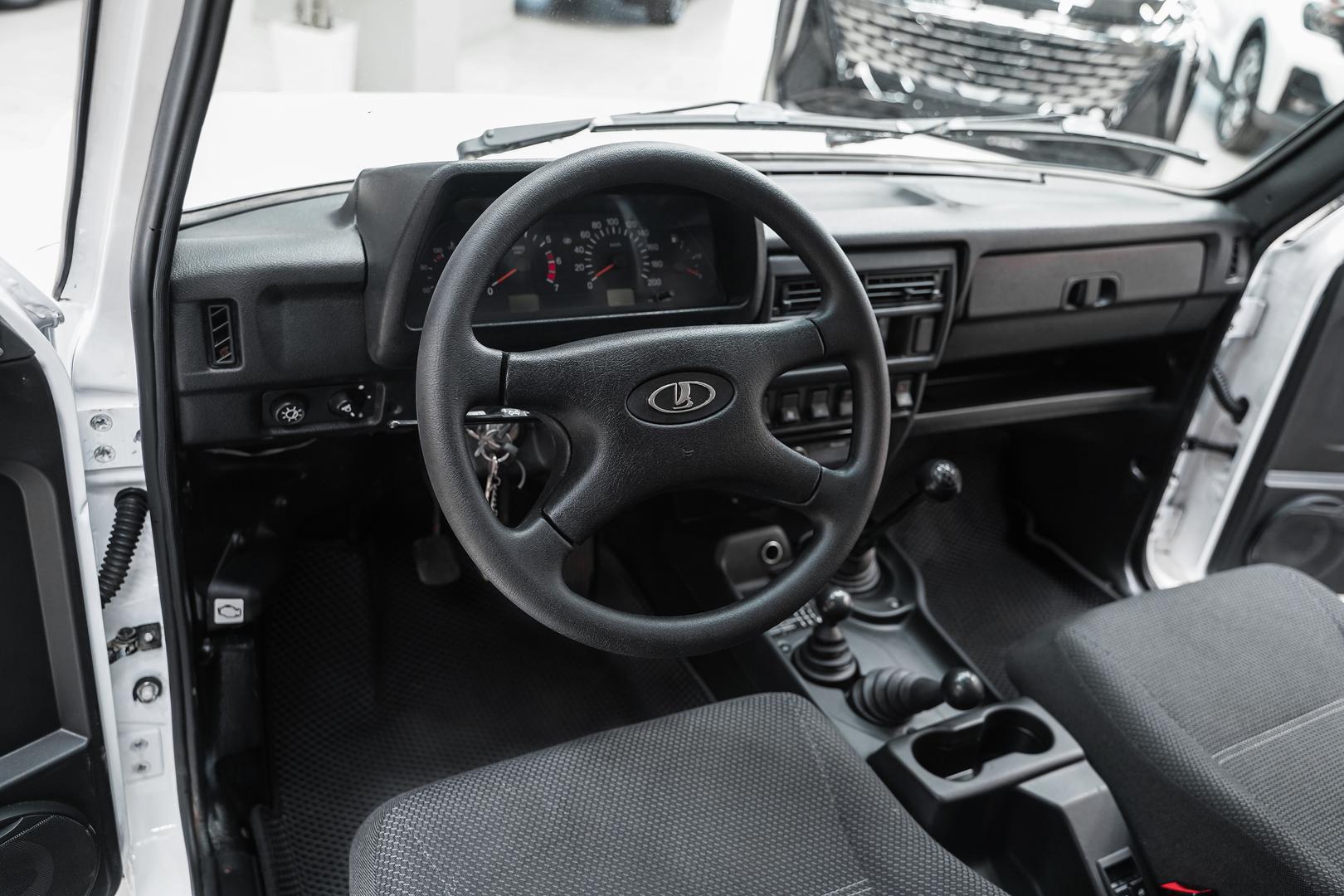 LADA (ВАЗ) 2131 (4x4) 2016, белый, ДЦ Орехово
