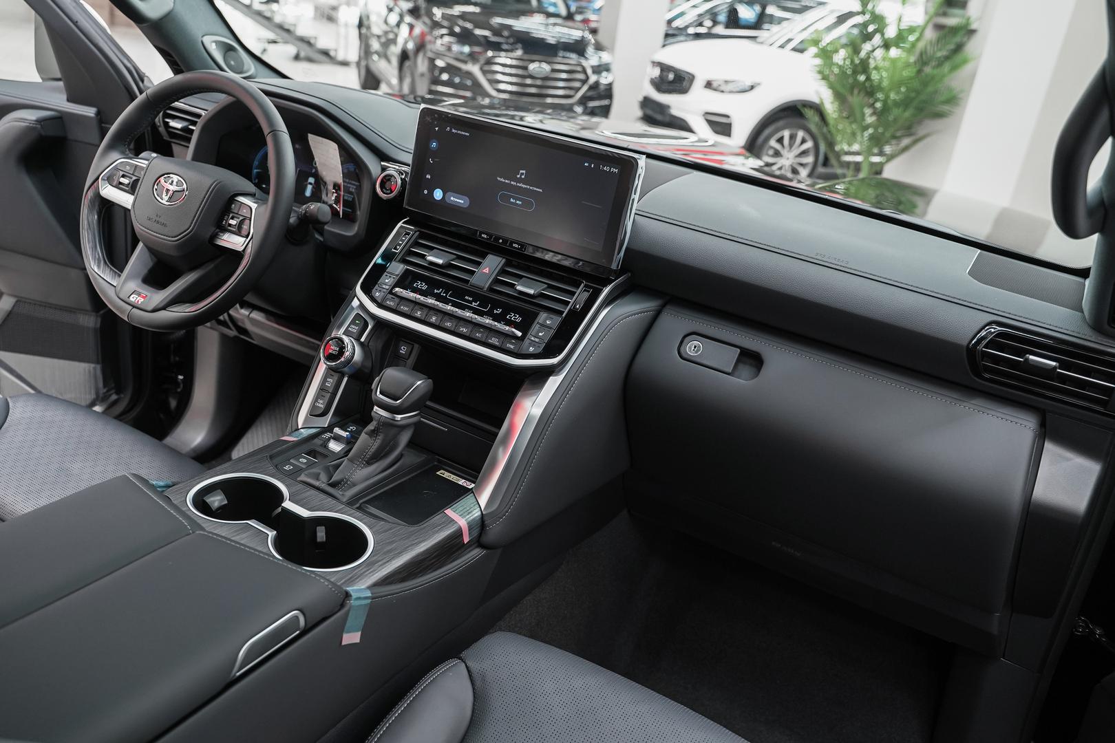 Toyota Land Cruiser 2025, черный, ДЦ Орехово