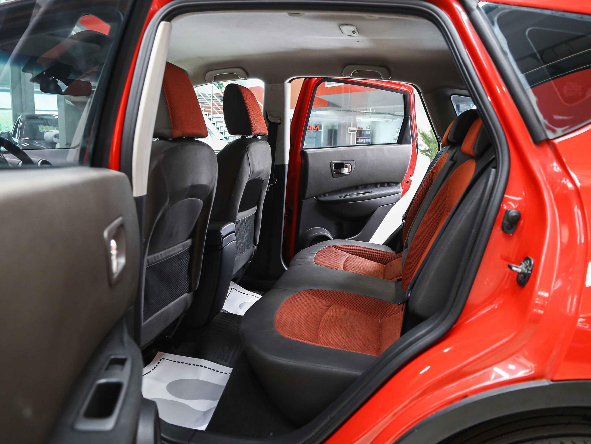 Nissan Qashqai 2008, красный, ДЦ Орехово