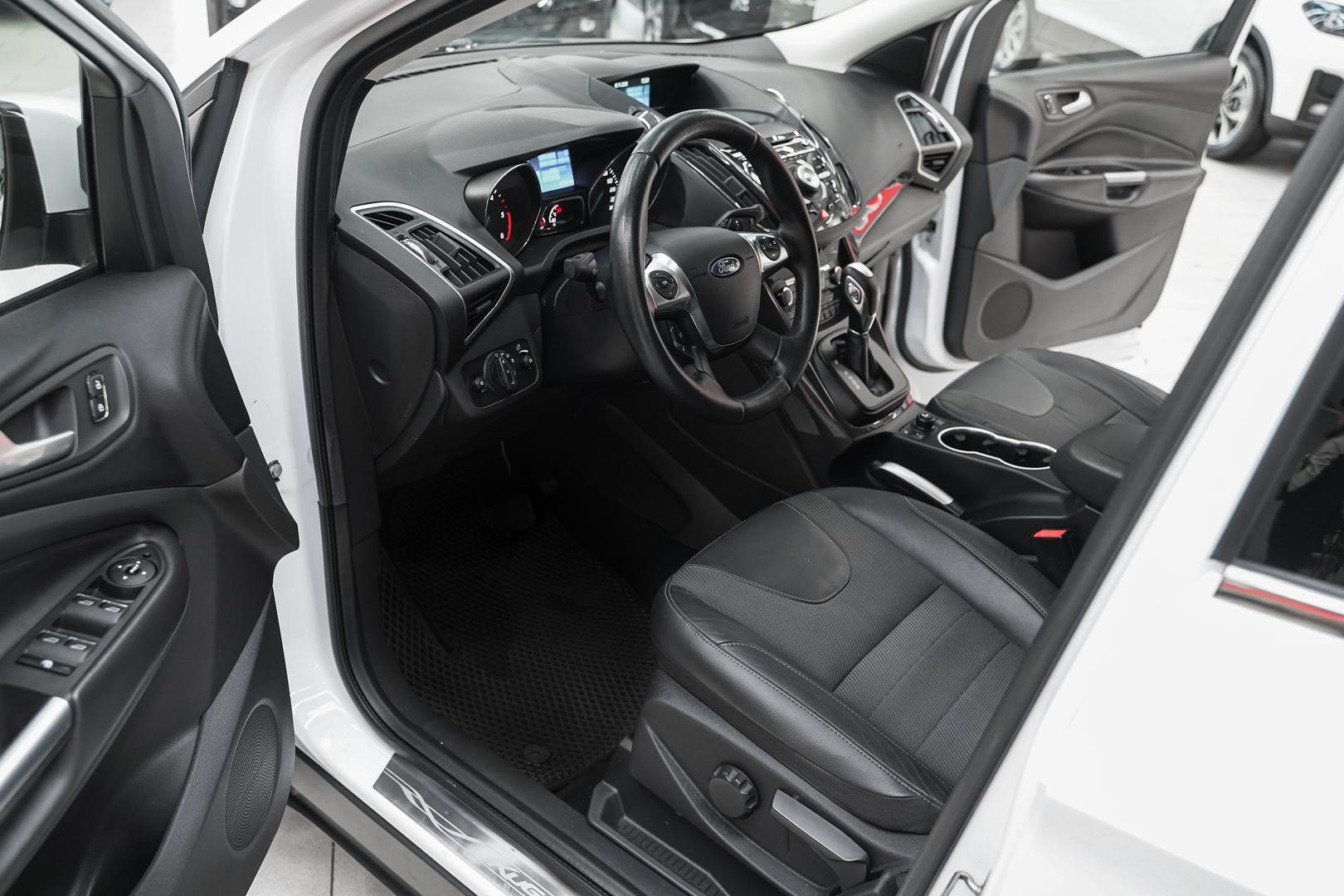 Ford Kuga 2013, белый, ДЦ Орехово
