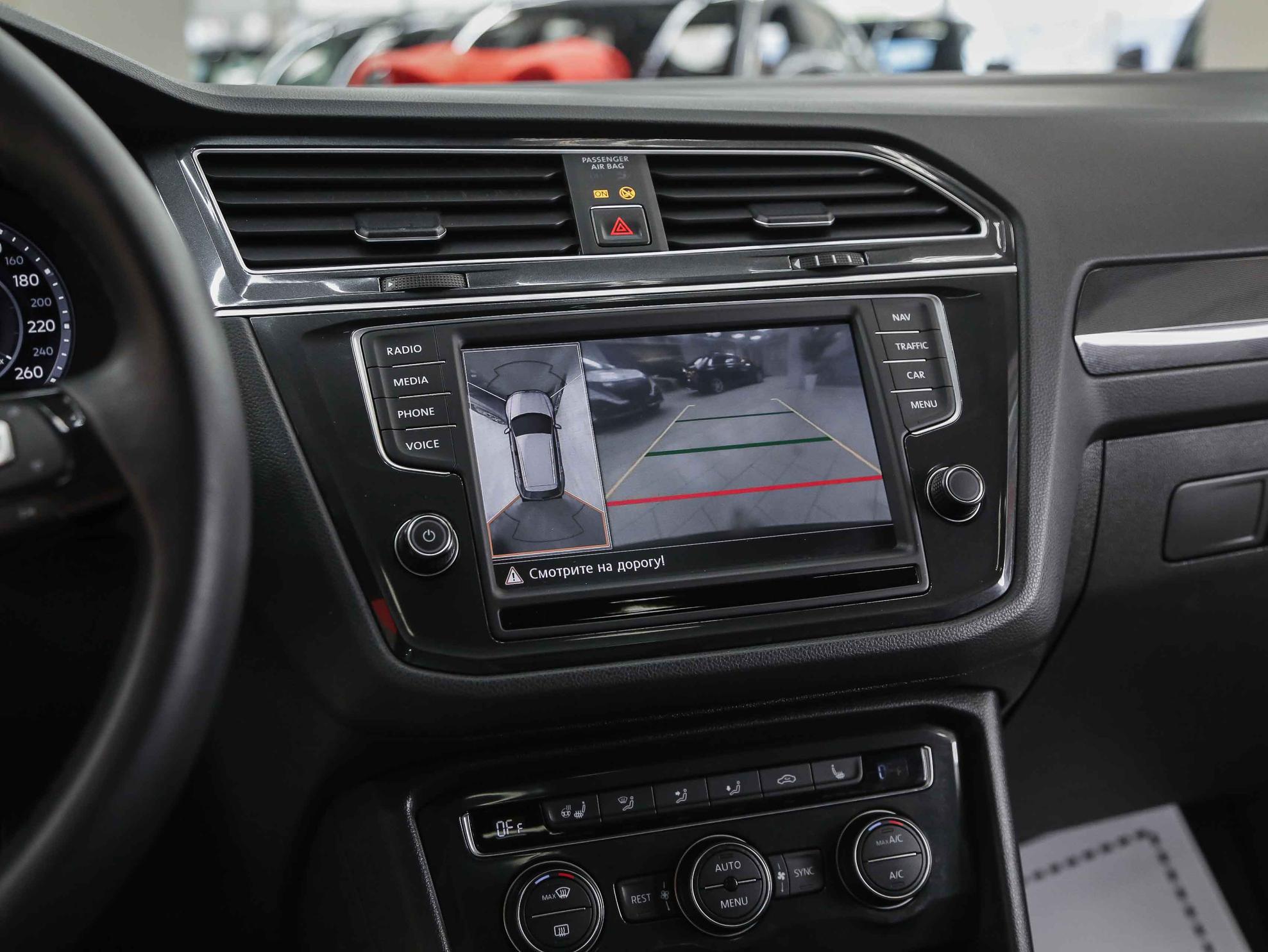 Volkswagen Tiguan 2017, черный, ДЦ Орехово