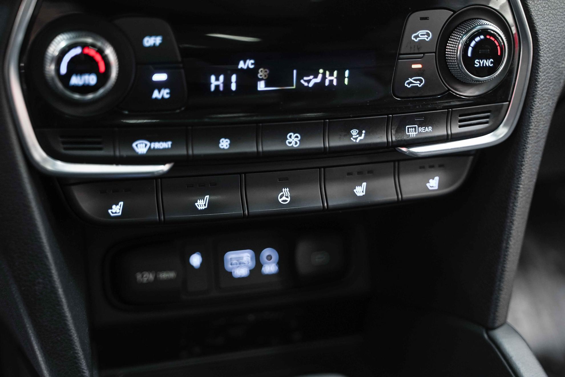 Hyundai Santa Fe 2018, белый, ДЦ Орехово