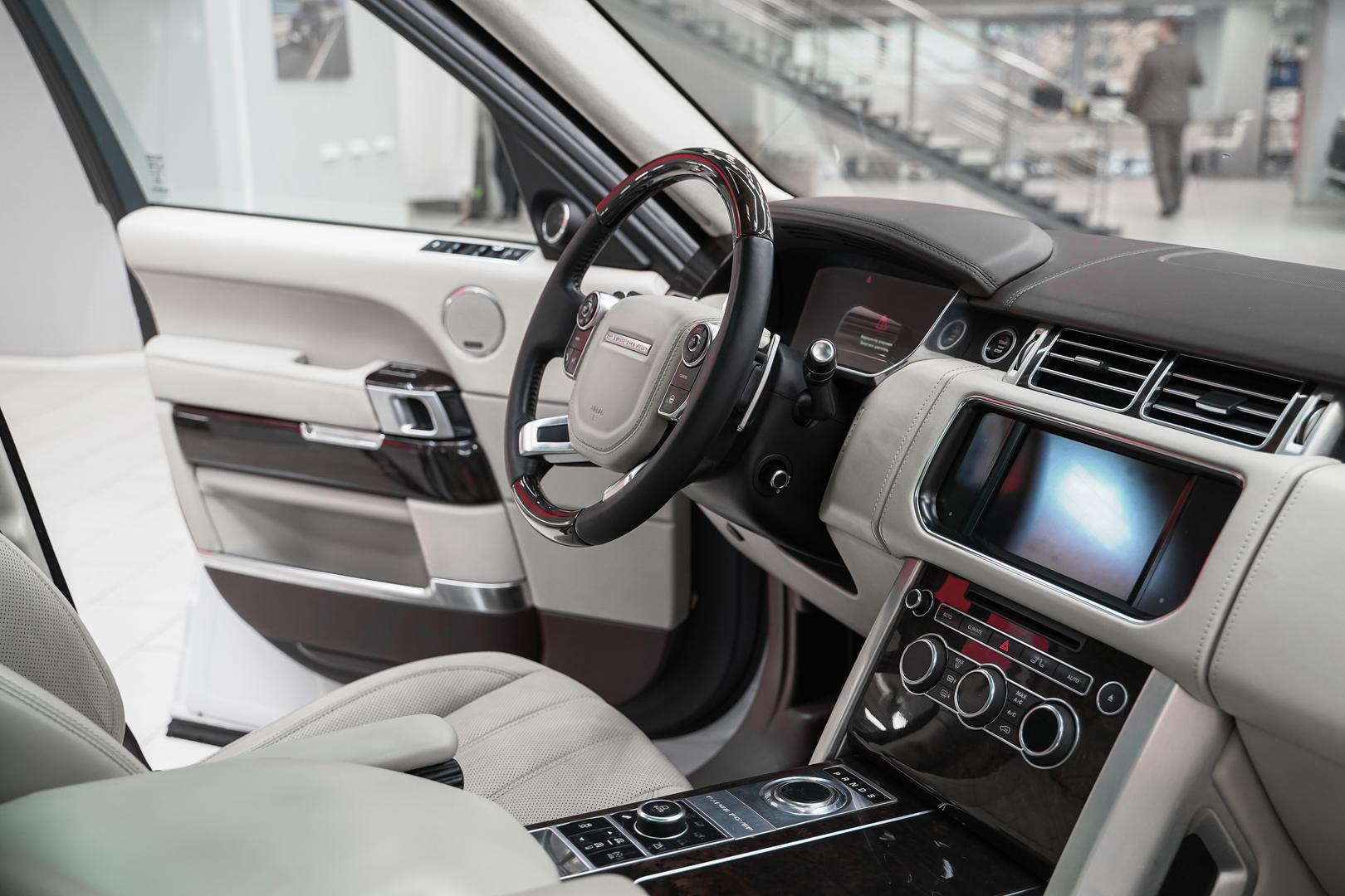 Land Rover Range Rover 2015, белый, ДЦ Орехово
