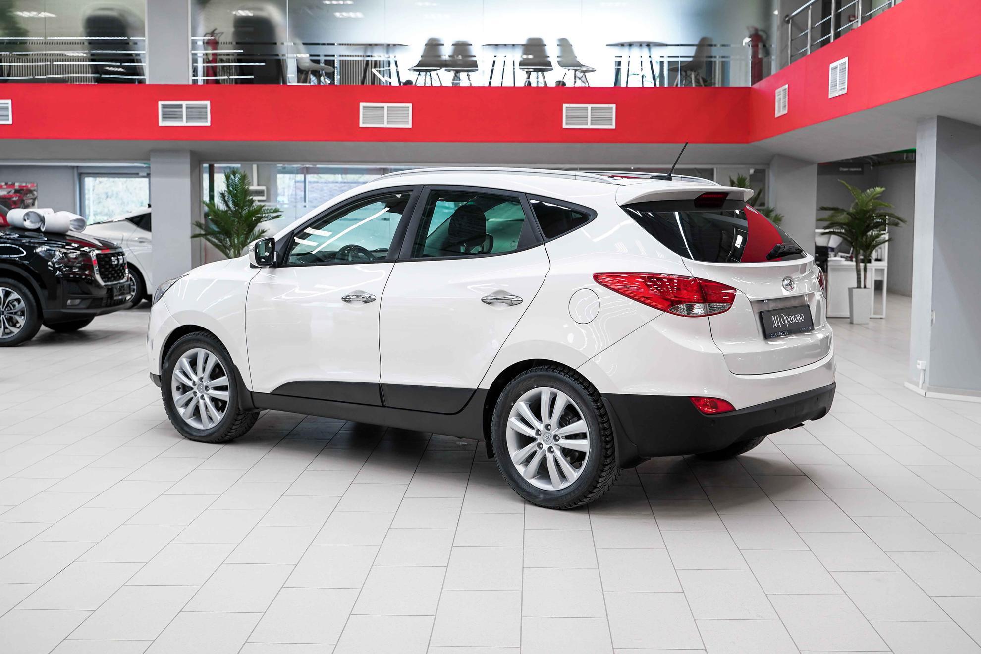 Hyundai ix35 2012, белый, ДЦ Орехово