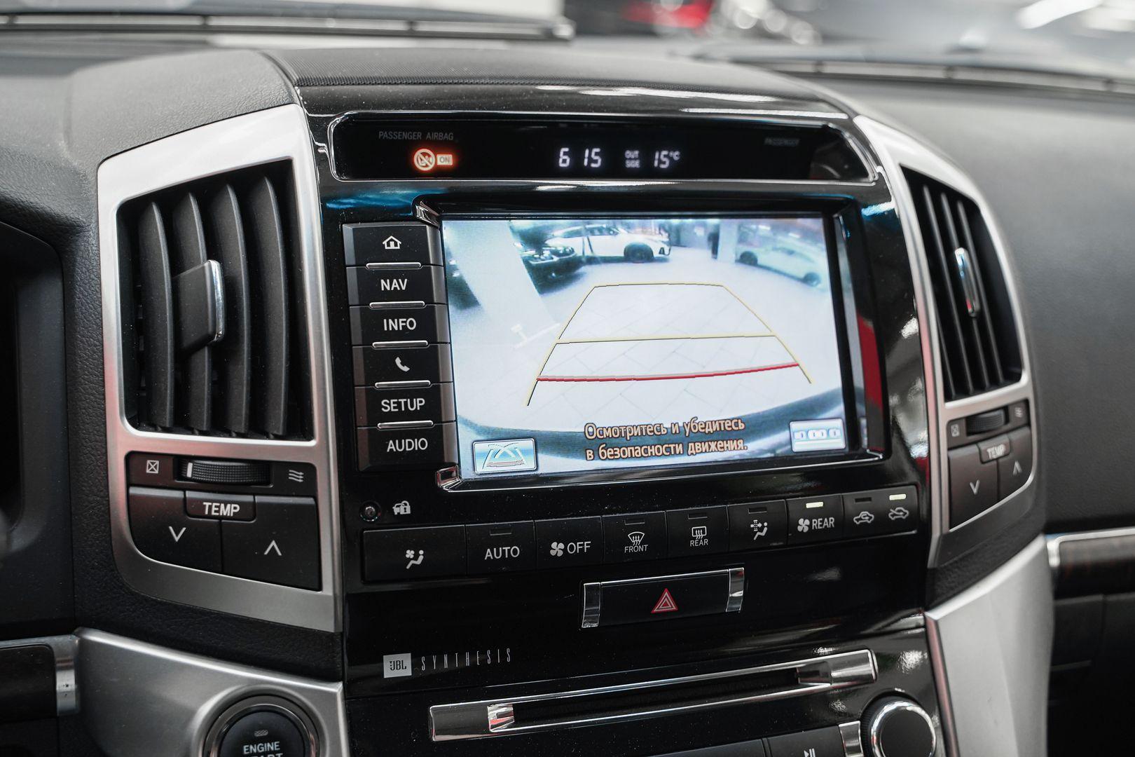 Toyota Land Cruiser 2012, белый, ДЦ Орехово