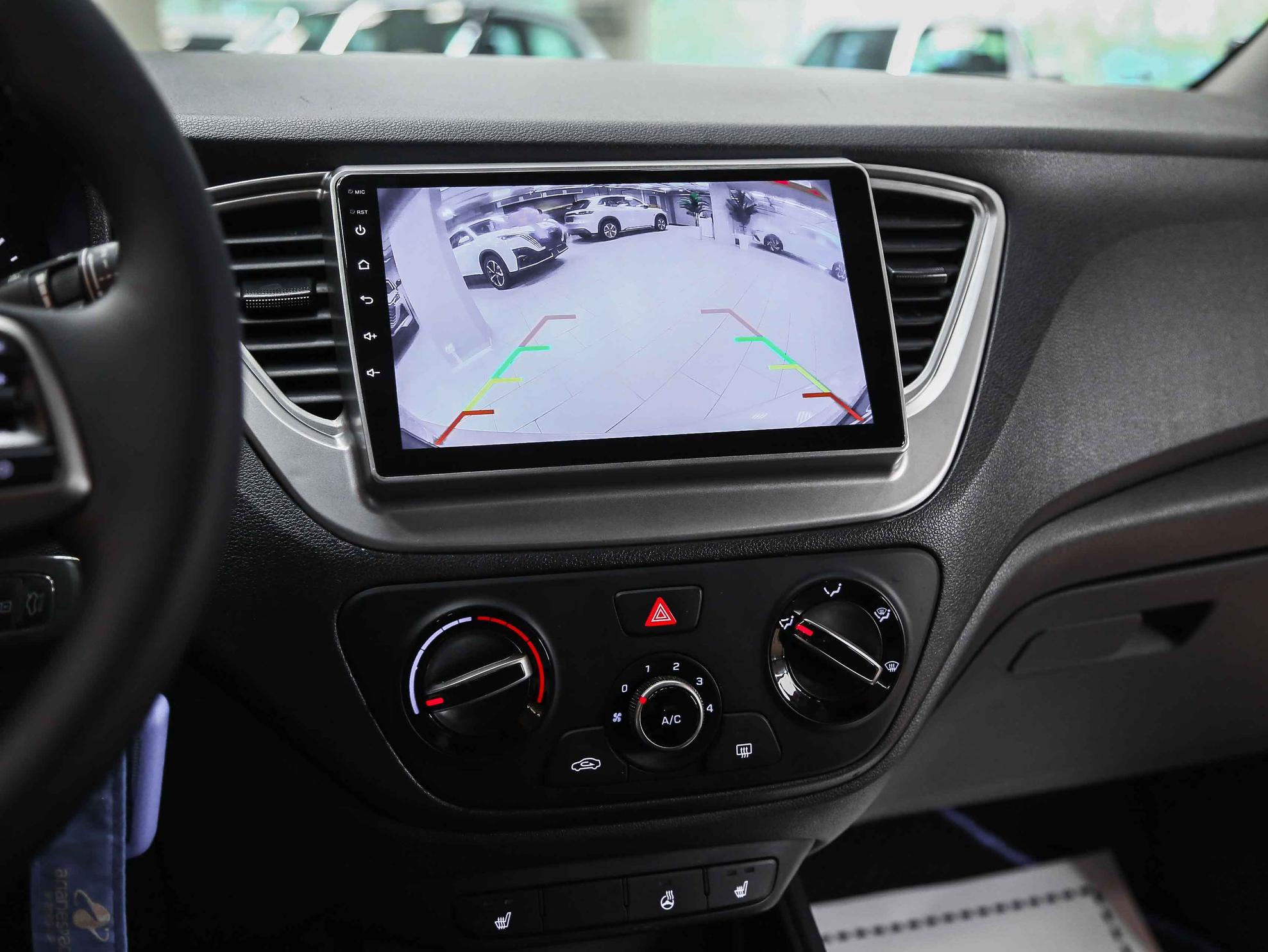 Hyundai Solaris 2019, серебряный, ДЦ Орехово