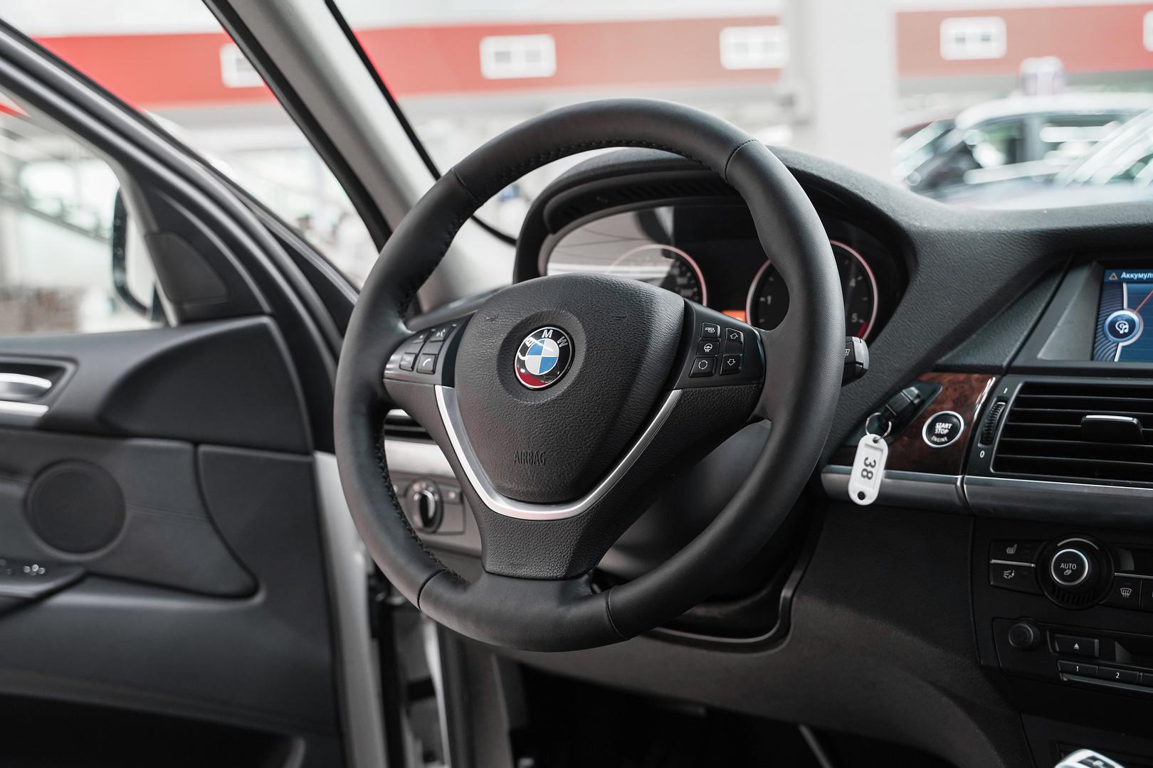 BMW X5 2013, белый, ДЦ Орехово