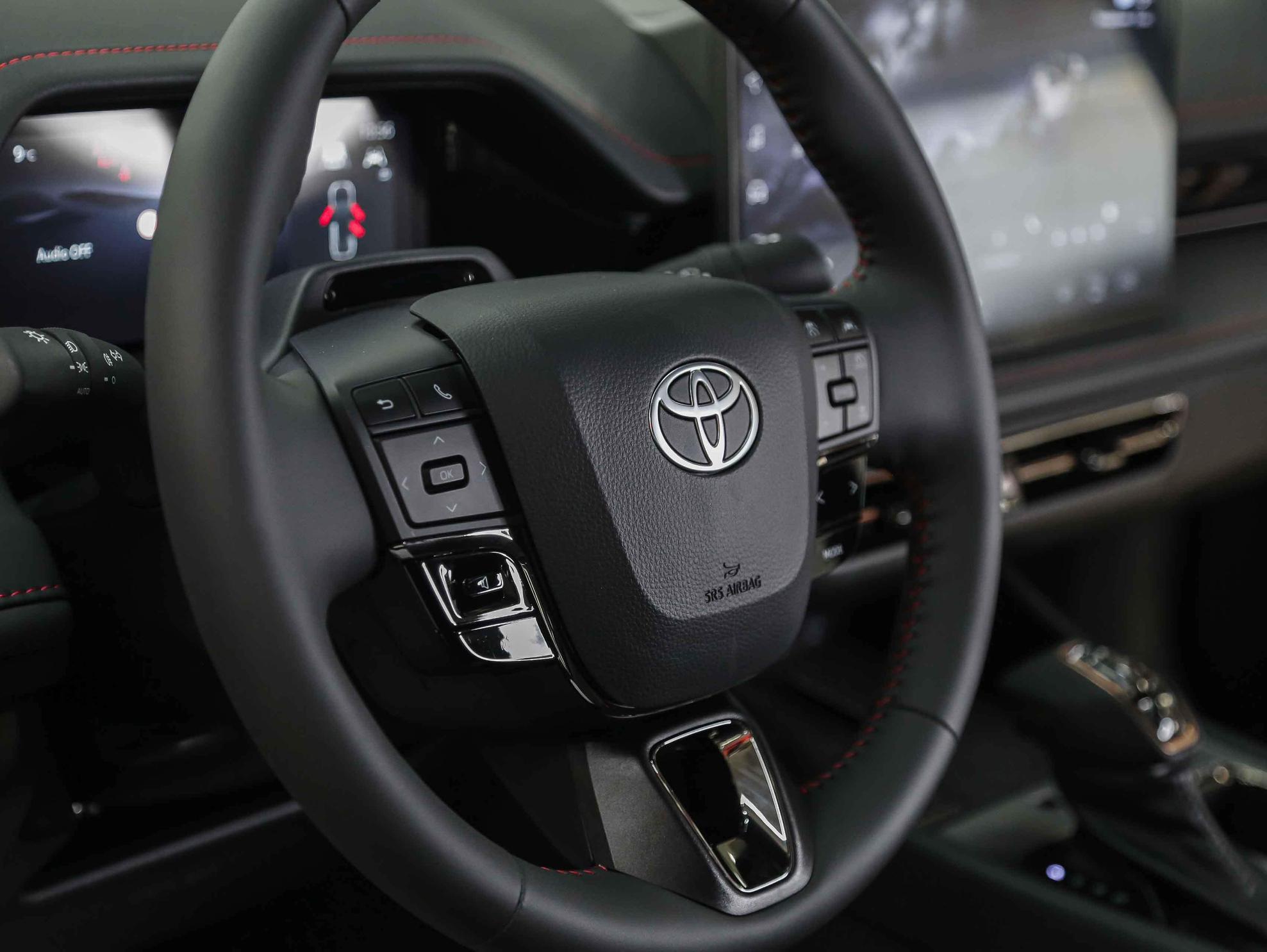 Toyota Camry 2026, черный, ДЦ Орехово